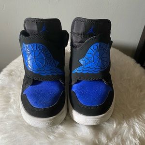 Boys Sky Jordan Royal 1 - Used (no box)